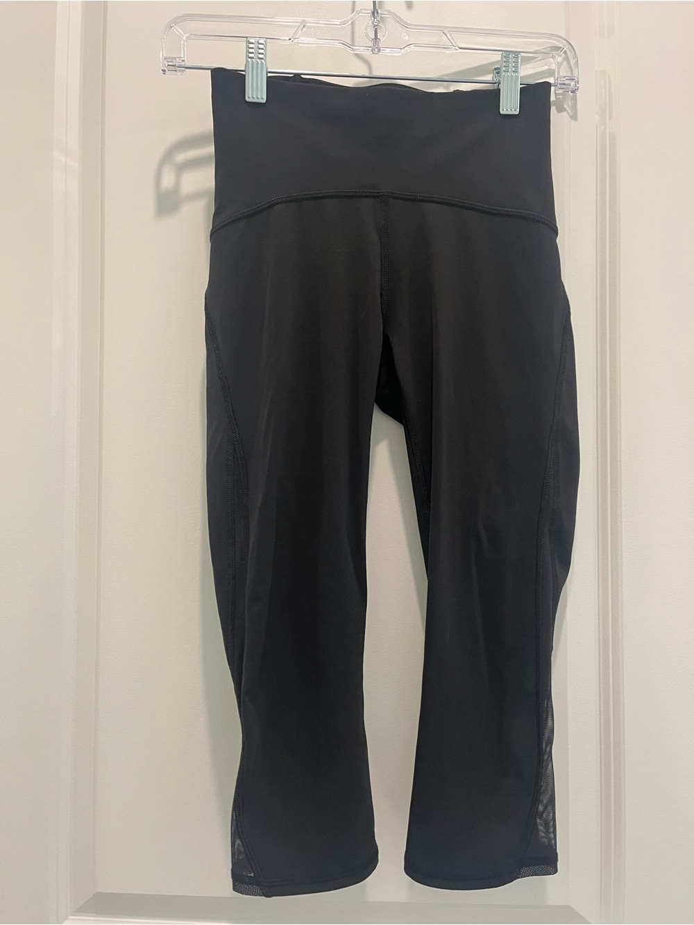 lululemon athletica Cropped Black Performance Leggings - Size 4